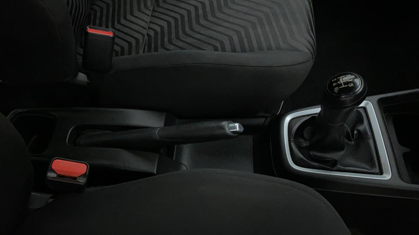 2018 Maruti Swift VXI D, Petrol, Manual, 83,843 km, Gear Lever