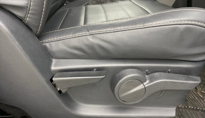 2020 Mahindra Thar LX  P 4WD AT CONVERTIBLE, Petrol, Automatic, 13,879 km, Driver Side Adjustment Panel