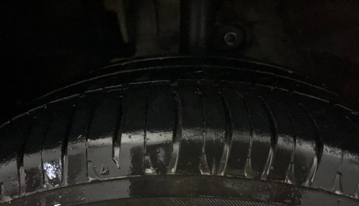 2017 Mahindra Kuv100 K6 6 STR, Petrol, Manual, 42,259 km, Left Front Tyre Tread