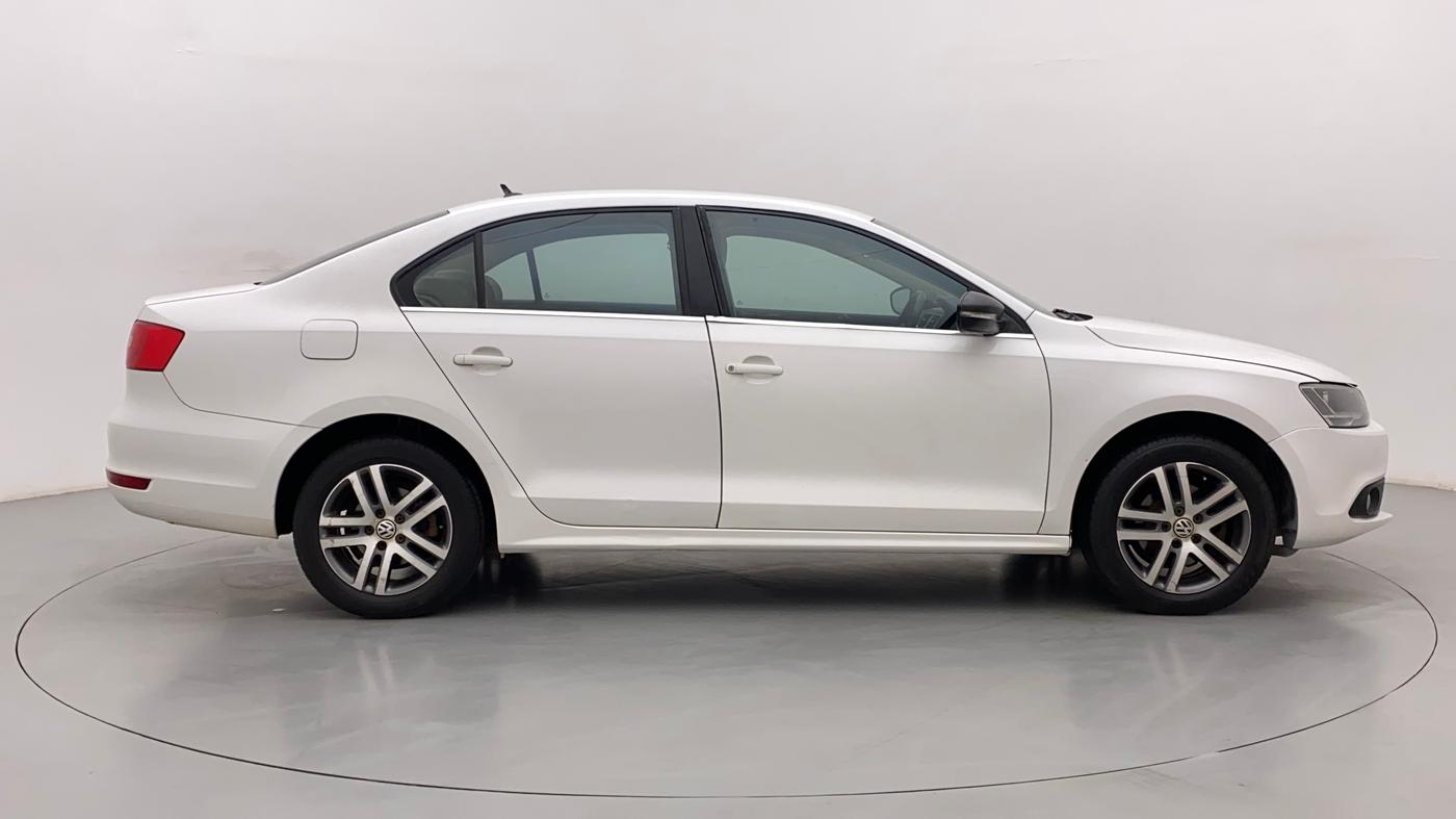 2013 Volkswagen Jetta HIGHLINE TDI AT, Diesel, Automatic, 1,34,202 km, Right Side View