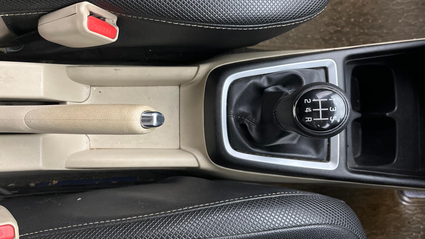2018 Maruti Dzire ZXI, Petrol, Manual, 80,091 km, Gear Lever