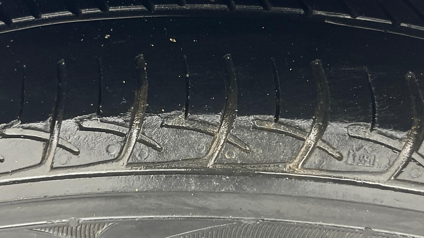 2018 Maruti Dzire ZXI, Petrol, Manual, 80,091 km, Right Front Tyre Tread