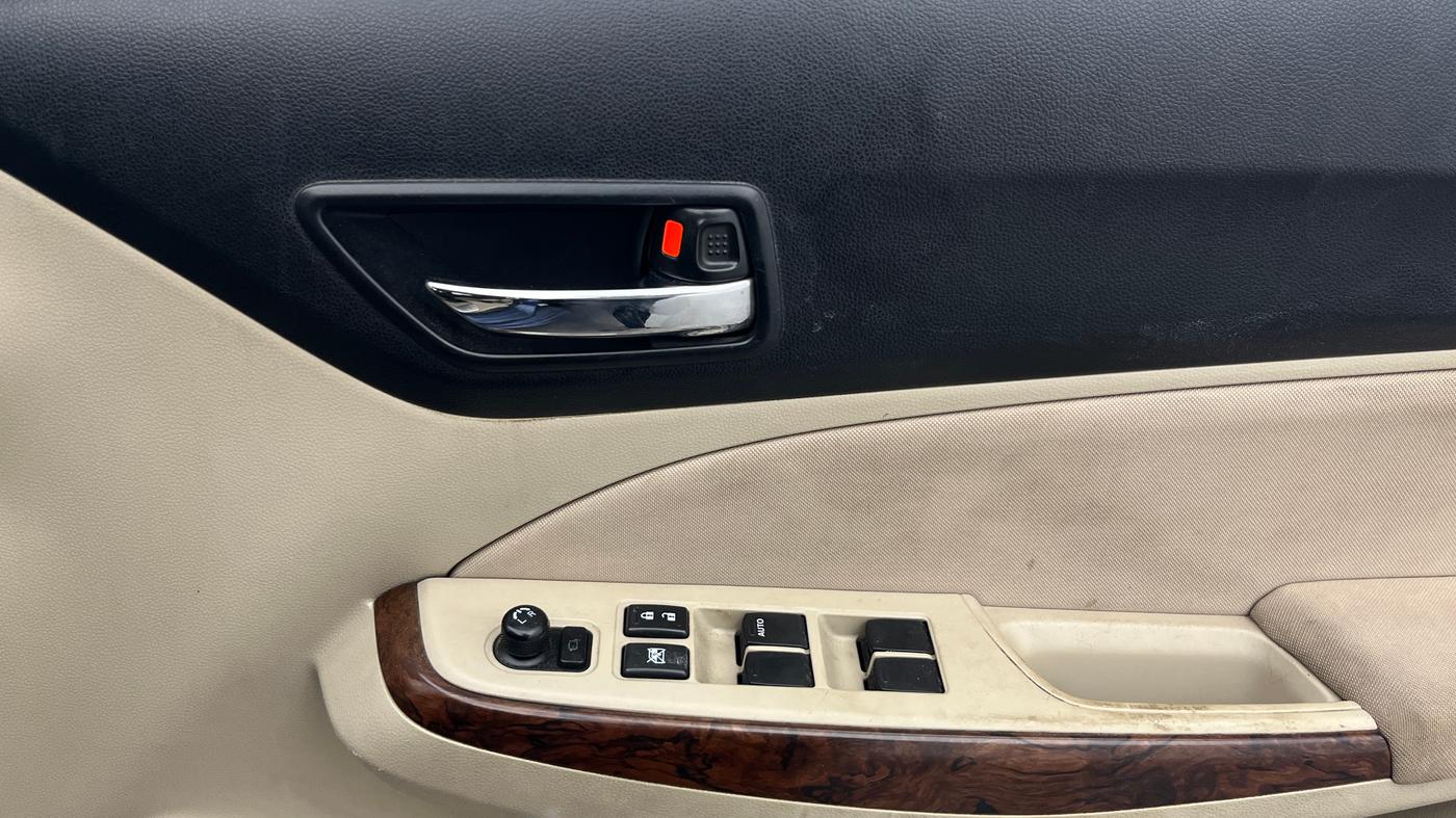 2018 Maruti Dzire ZXI, Petrol, Manual, 80,091 km, Driver Side Door Panels Control
