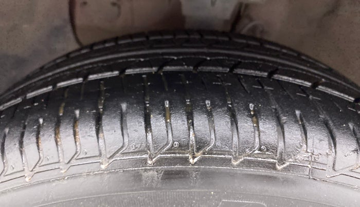 2016 Hyundai Elite i20 ASTA 1.2, Petrol, Manual, 48,640 km, Left Front Tyre Tread