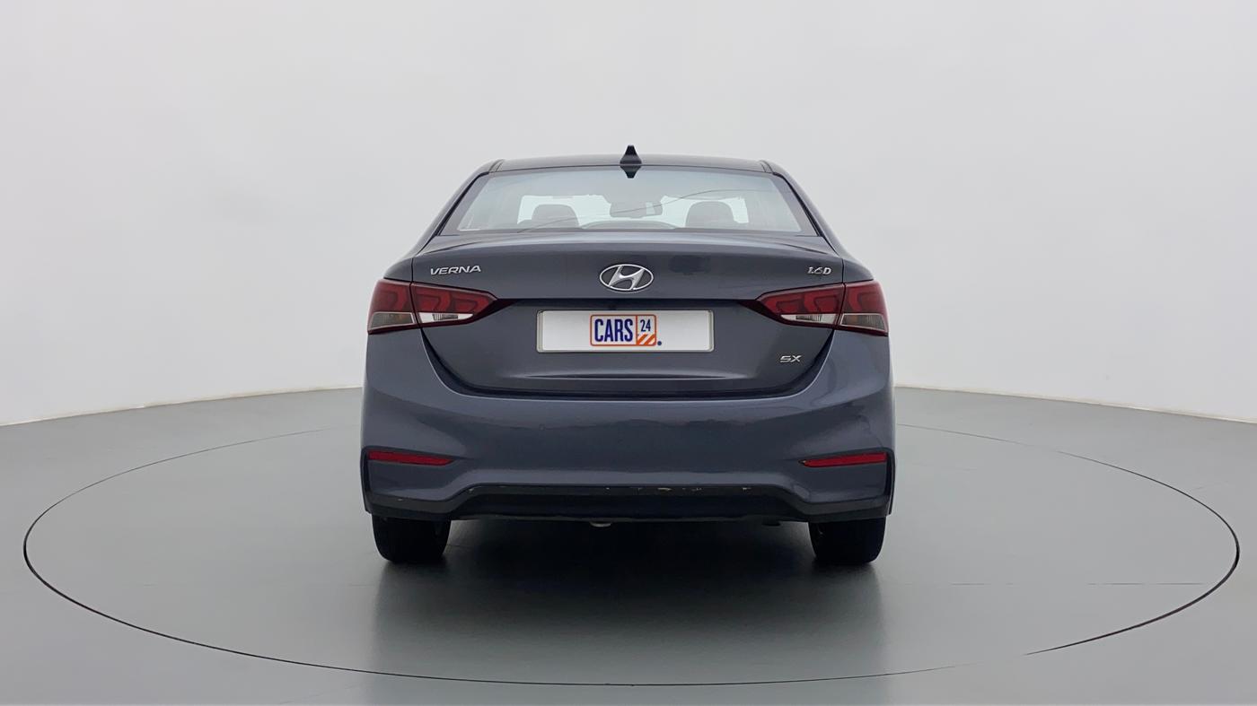 2017 Hyundai Verna 1.6 CRDI SX + AT, Diesel, Automatic, 90,401 km, Back/Rear