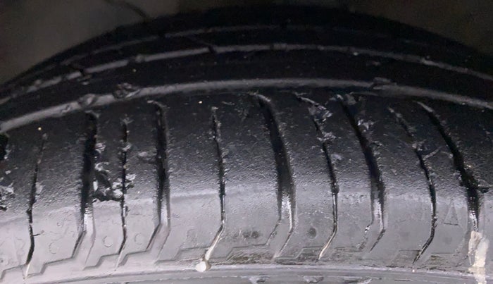 2017 Hyundai Verna 1.6 CRDI SX + AT, Diesel, Automatic, 90,401 km, Left Front Tyre Tread