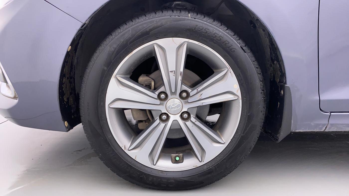 2017 Hyundai Verna 1.6 CRDI SX + AT, Diesel, Automatic, 90,401 km, Left Front Wheel