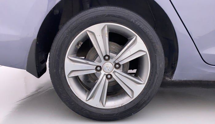 2017 Hyundai Verna 1.6 CRDI SX + AT, Diesel, Automatic, 90,401 km, Right Rear Wheel