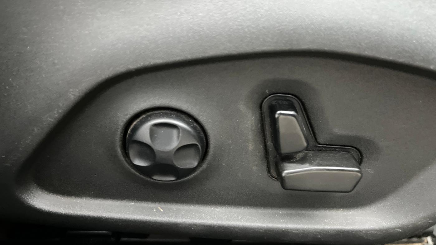 2021 Jeep Compass MODEL S (O) 1.4 PETROL DCT, Petrol, Automatic, 94,370 km, Driver Side Adjustment Panel