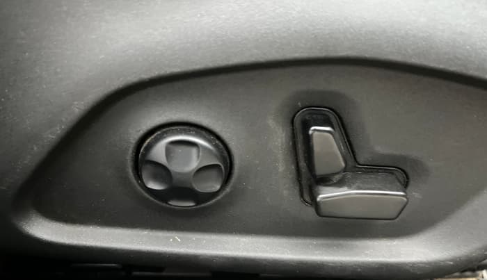 2021 Jeep Compass MODEL S (O) 1.4 PETROL DCT, Petrol, Automatic, 94,370 km, Driver Side Adjustment Panel