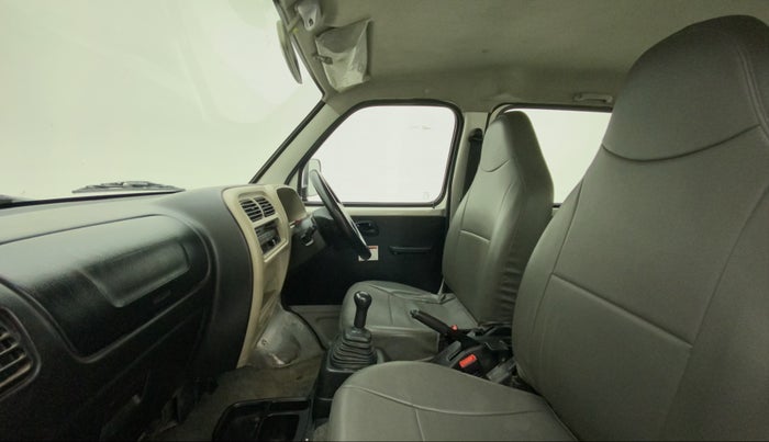 2022 Maruti Eeco 5 STR AC CNG (O), CNG, Manual, 30,328 km, Right Side Front Door Cabin