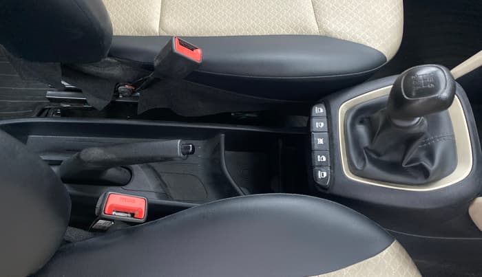 2021 Hyundai NEW SANTRO MAGNA, Petrol, Manual, 23,498 km, Gear Lever
