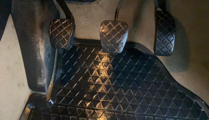 2016 Volkswagen Ameo COMFORTLINE 1.2L, Petrol, Manual, 59,217 km, Pedals