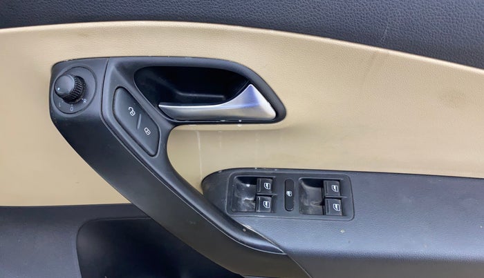 2016 Volkswagen Ameo COMFORTLINE 1.2L, Petrol, Manual, 59,217 km, Driver Side Door Panels Control