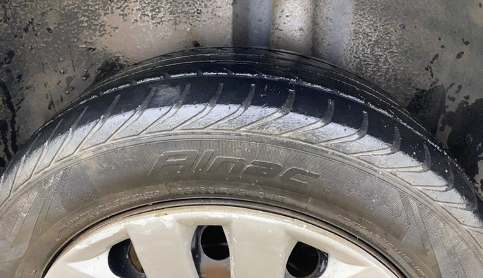 2016 Volkswagen Ameo COMFORTLINE 1.2L, Petrol, Manual, 59,217 km, Left Rear Tyre Tread