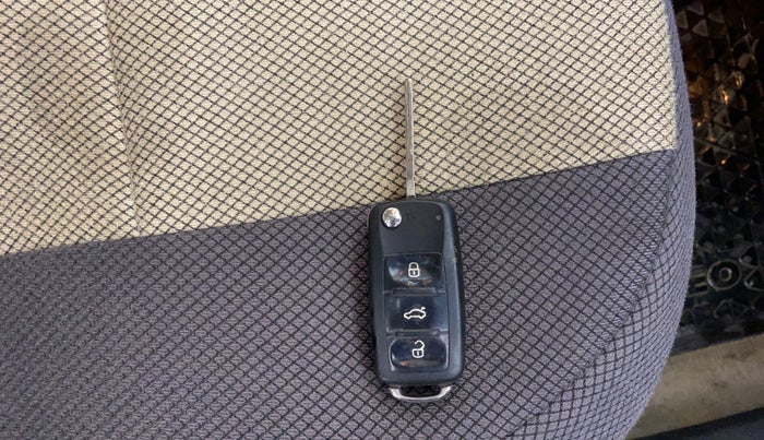 2016 Volkswagen Ameo COMFORTLINE 1.2L, Petrol, Manual, 59,217 km, Key Close Up