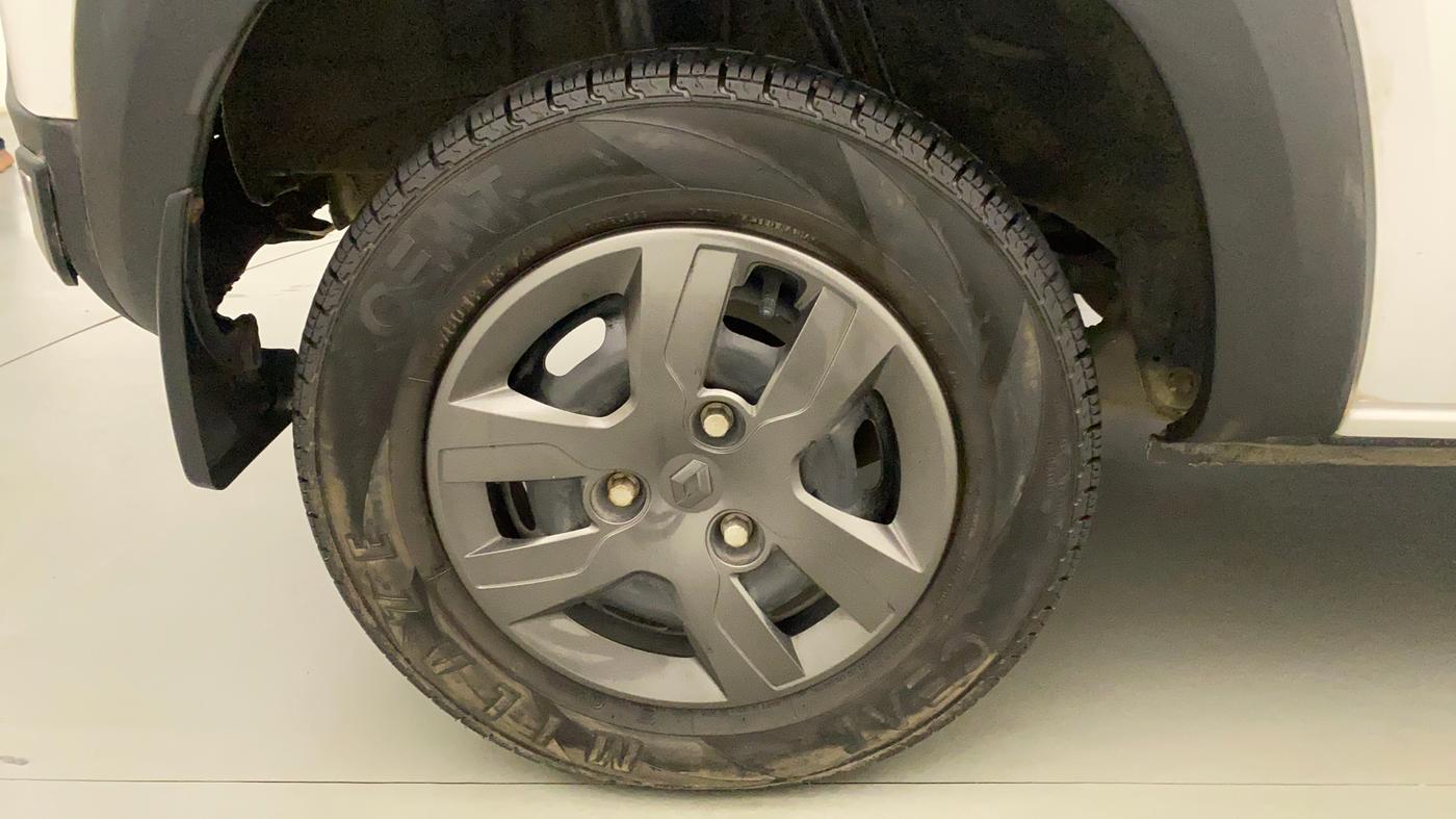 2019 Renault Kwid RXT 1.0 AMT, Petrol, Automatic, 19,408 km, Right Rear Wheel