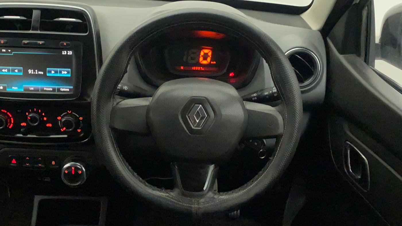 2019 Renault Kwid RXT 1.0 AMT, Petrol, Automatic, 19,408 km, Steering Wheel Close Up