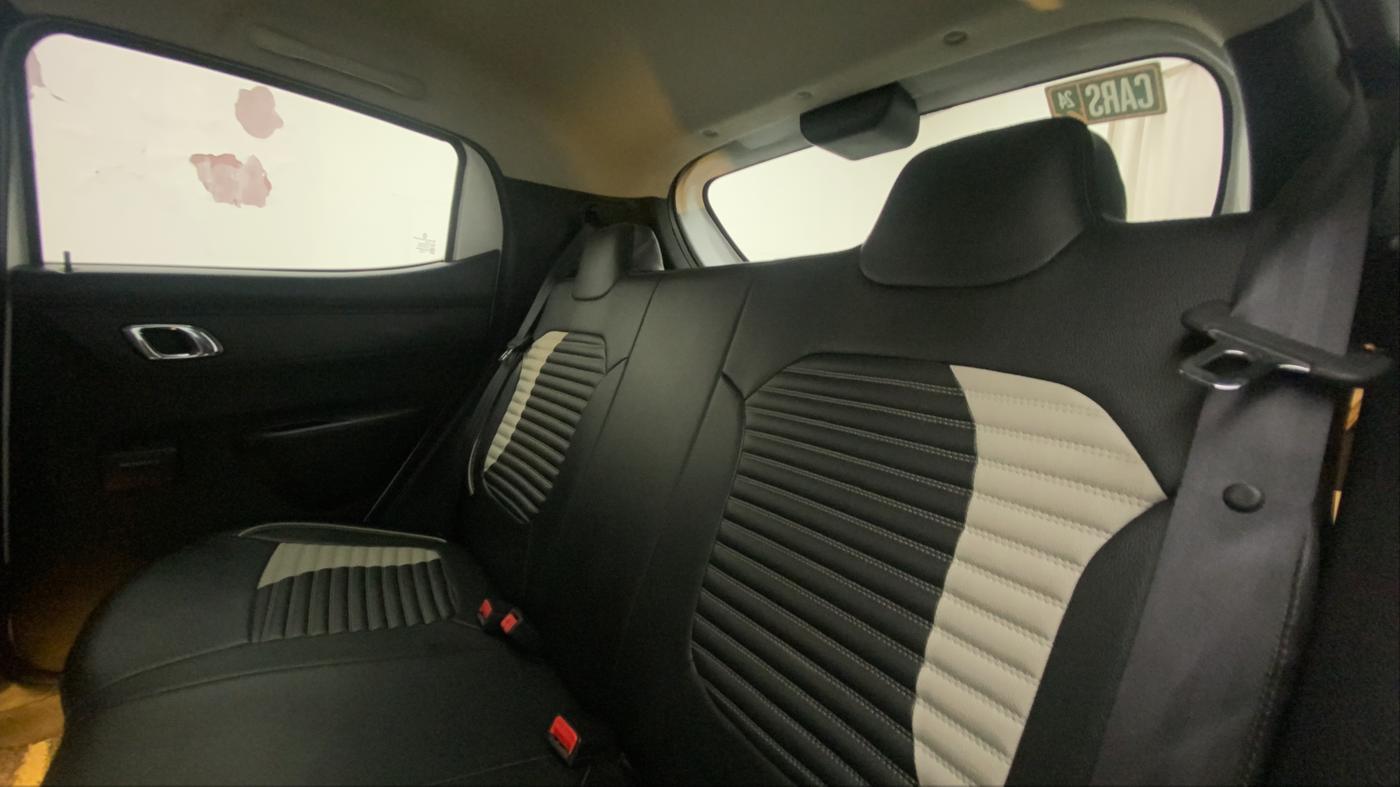 2019 Renault Kwid RXT 1.0 AMT, Petrol, Automatic, 19,408 km, Right Side Rear Door Cabin
