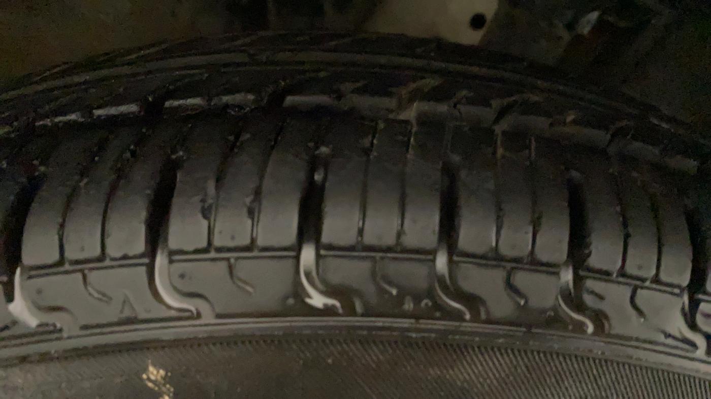 2019 Renault Kwid RXT 1.0 AMT, Petrol, Automatic, 19,408 km, Right Rear Tyre Tread
