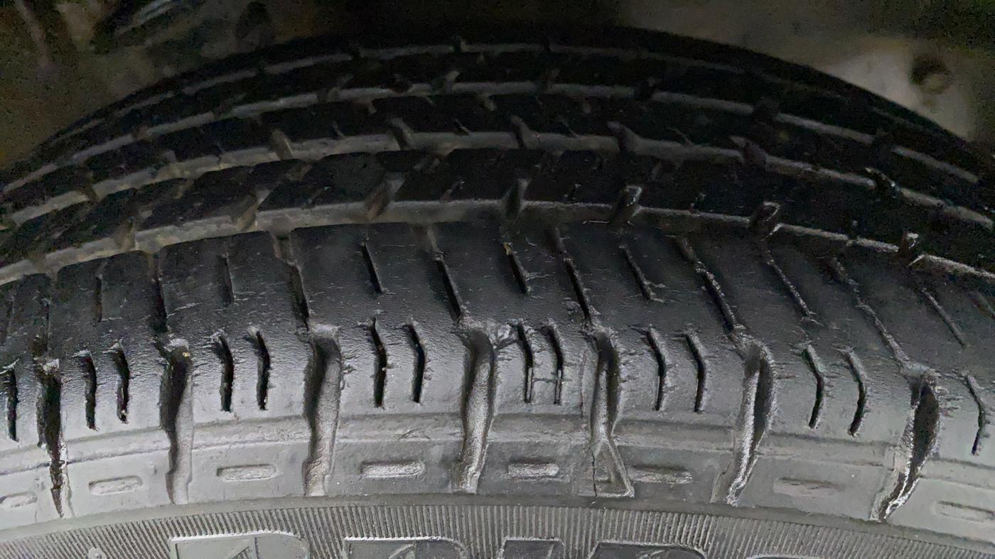 2017 Maruti Alto K10 VXI (O) AMT, Petrol, Automatic, 13,988 km, Left Front Tyre Tread