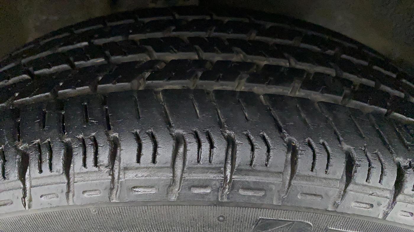 2017 Maruti Alto K10 VXI (O) AMT, Petrol, Automatic, 13,988 km, Right Front Tyre Tread