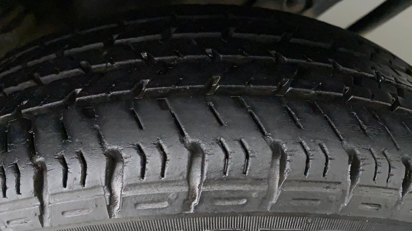 2017 Maruti Alto K10 VXI (O) AMT, Petrol, Automatic, 13,988 km, Left Rear Tyre Tread
