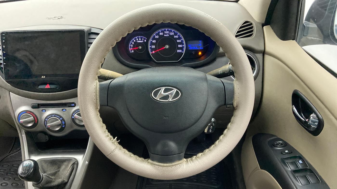 2012 Hyundai i10 MAGNA 1.2, Petrol, Manual, 22,363 km, Steering Wheel Close Up