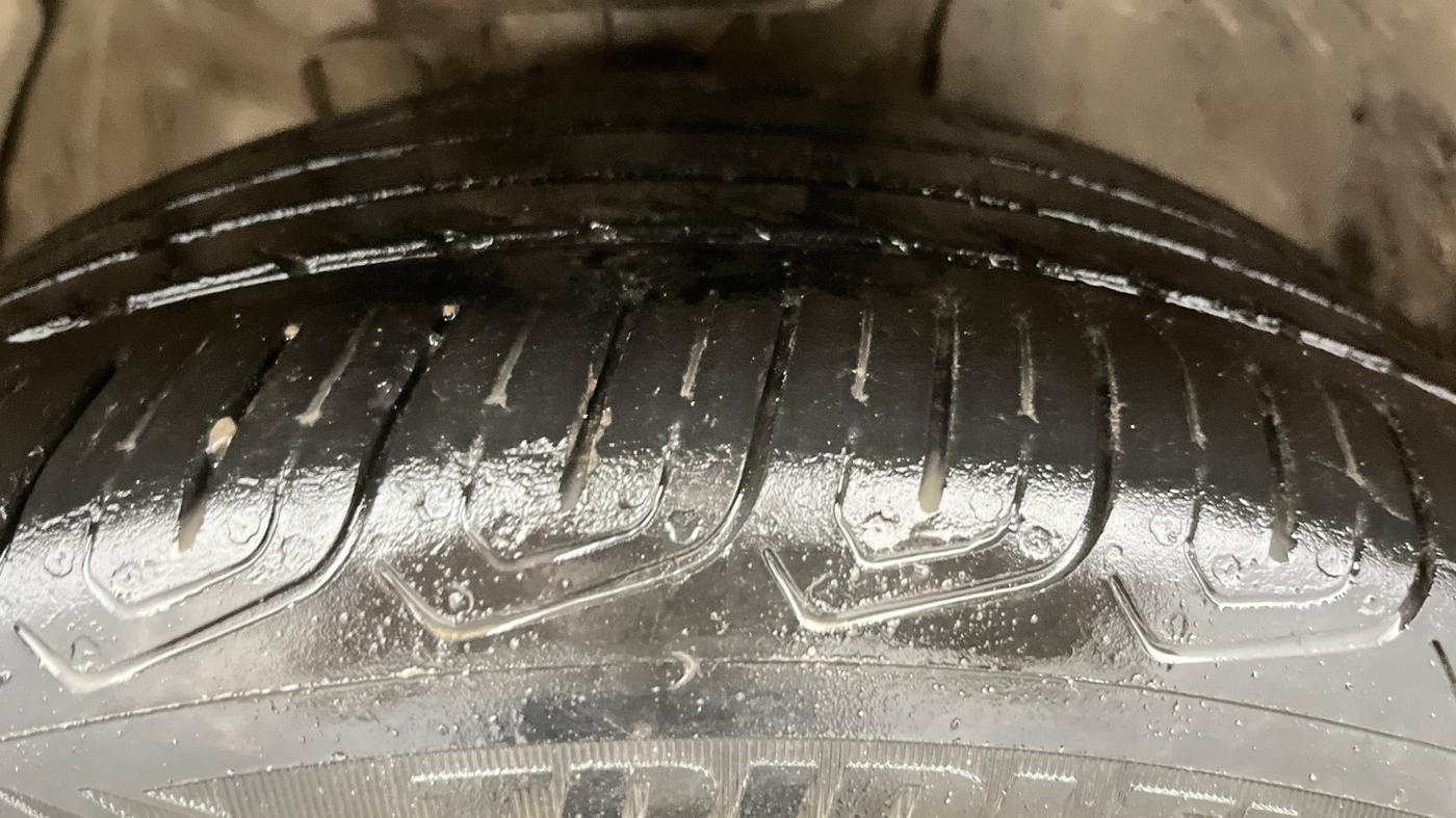 2022 MG ASTOR SAVVY 1.5 CVT, Petrol, Automatic, 20,617 km, Right Front Tyre Tread