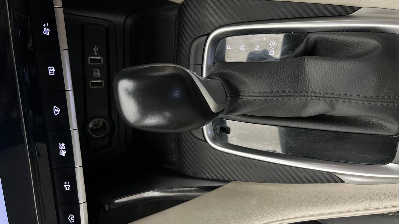 2022 MG ASTOR SAVVY 1.5 CVT, Petrol, Automatic, 20,617 km, Gear Lever