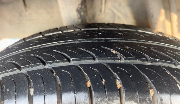 2017 Renault Kwid RXL 1.0 AMT, Petrol, Automatic, 55,504 km, Right Rear Tyre Tread