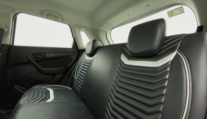 2020 Maruti Vitara Brezza VXI, Petrol, Manual, 74,600 km, Right Side Rear Door Cabin