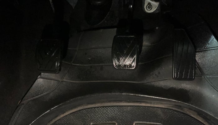 2023 Maruti New Wagon-R LXI 1.0, Petrol, Manual, 18,309 km, Pedals