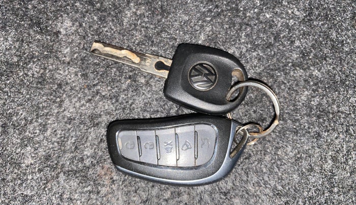 2019 Volkswagen Ameo TRENDLINE 1.0L, Petrol, Manual, 48,540 km, Key Close Up