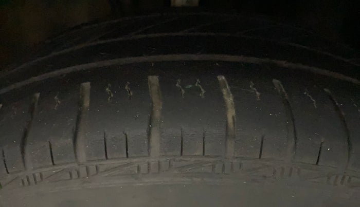 2019 Volkswagen Ameo TRENDLINE 1.0L, Petrol, Manual, 48,540 km, Right Front Tyre Tread