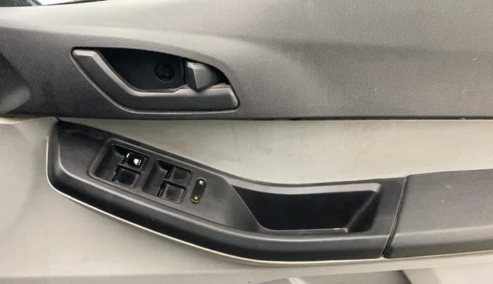 2023 Tata Tiago XM CNG, CNG, Manual, 78,031 km, Driver Side Door Panels Control