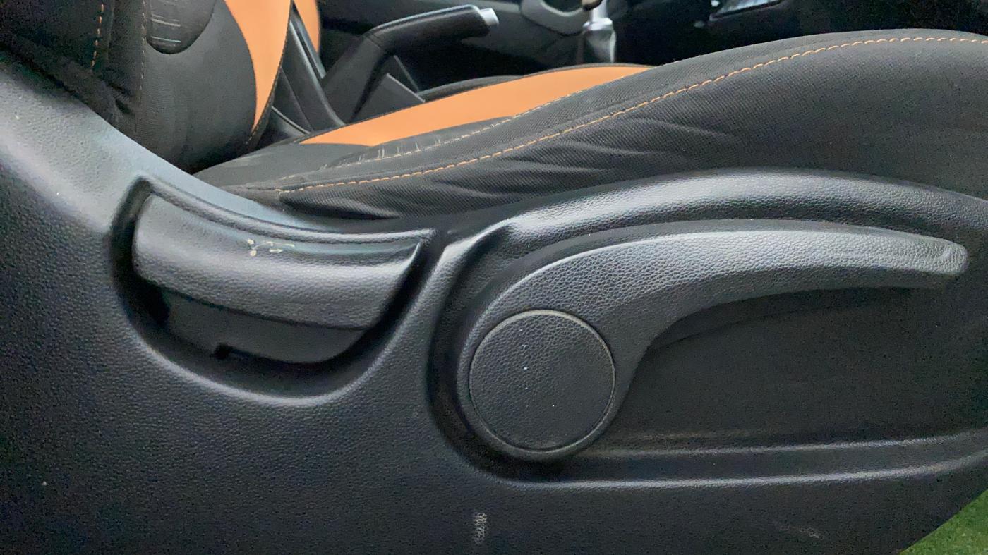 2019 Hyundai Creta SX 1.6 DIESEL DUAL TONE, Diesel, Manual, 74,949 km, Driver Side Adjustment Panel