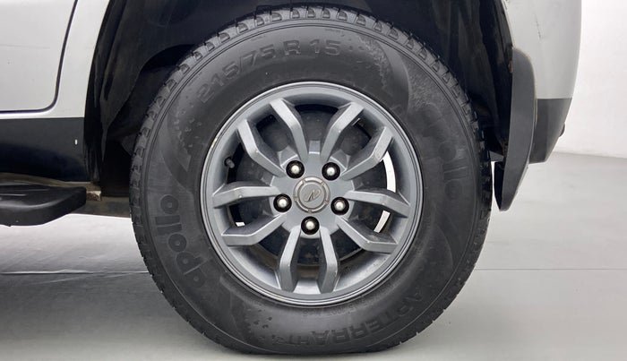 2018 Mahindra TUV300 T 10 MT Dual Tone, Diesel, Manual, 76,944 km, Left Rear Wheel