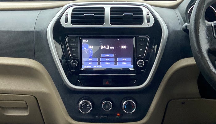 2018 Mahindra TUV300 T 10 MT Dual Tone, Diesel, Manual, 76,944 km, Air Conditioner