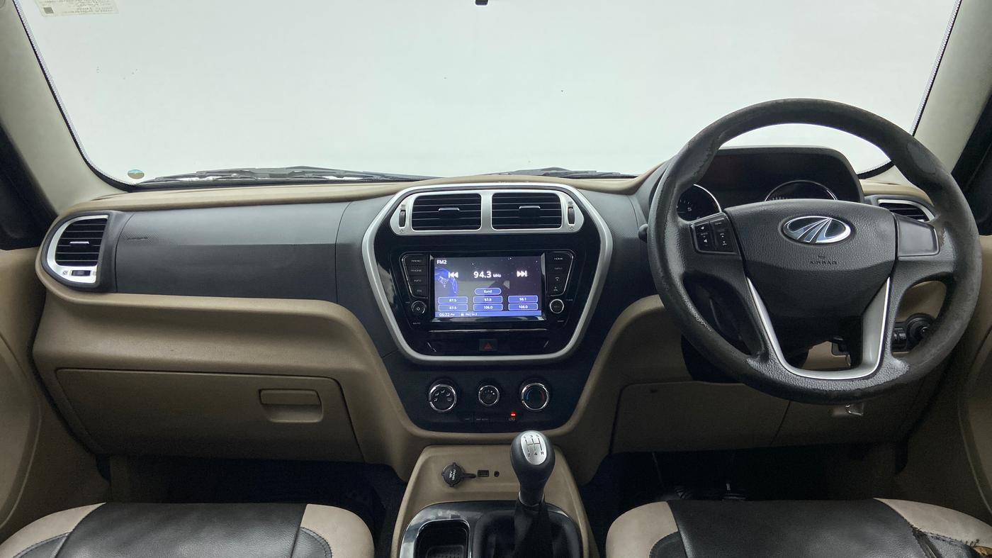 2018 Mahindra TUV300 T 10 MT Dual Tone, Diesel, Manual, 76,944 km, Dashboard