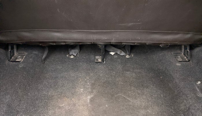 2018 Mahindra TUV300 T 10 MT Dual Tone, Diesel, Manual, 76,944 km, Boot Inside