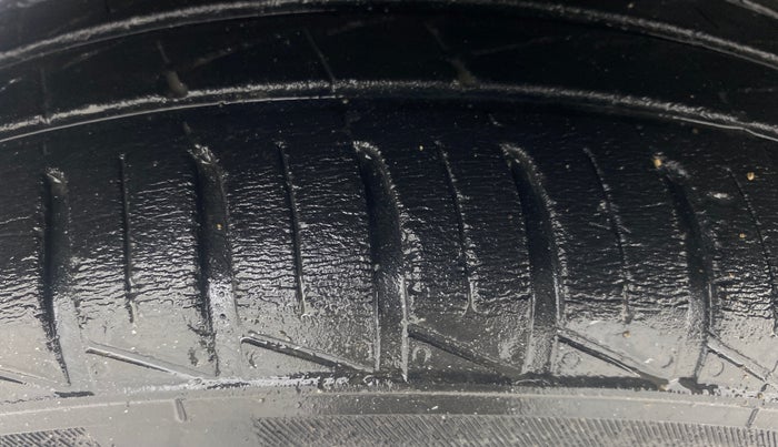 2022 Renault Kwid CLIMBER MT 1.0, Petrol, Manual, 38,000 km, Right Rear Tyre Tread