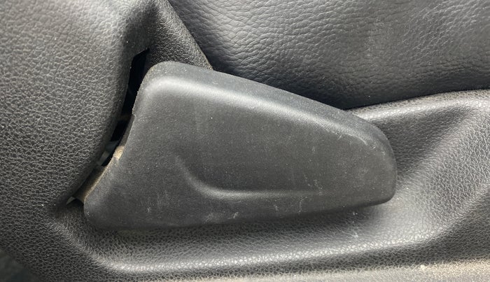 2022 Renault Kwid CLIMBER MT 1.0, Petrol, Manual, 38,000 km, Driver Side Adjustment Panel