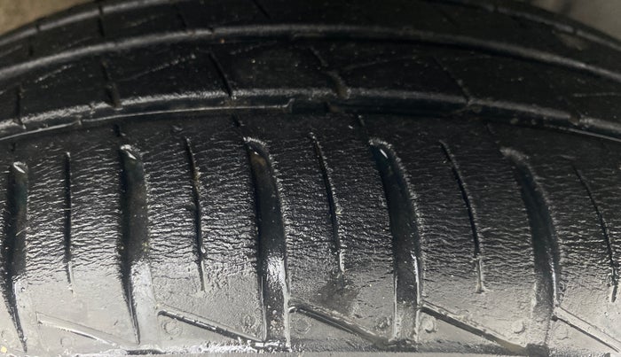 2022 Renault Kwid CLIMBER MT 1.0, Petrol, Manual, 38,000 km, Right Front Tyre Tread