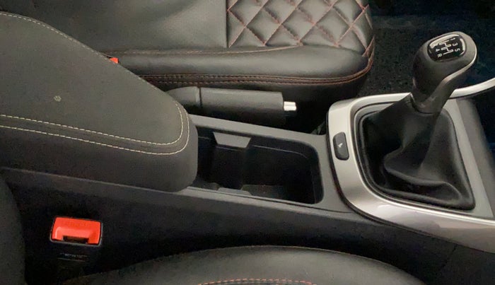 2020 Tata ALTROZ XZ PETROL, Petrol, Manual, 59,387 km, Gear Lever
