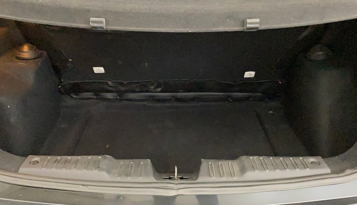 2020 Tata ALTROZ XZ PETROL, Petrol, Manual, 59,387 km, Boot Inside