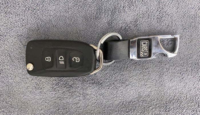 2022 Tata Tiago XZ PLUS CNG, CNG, Manual, 52,907 km, Key Close Up