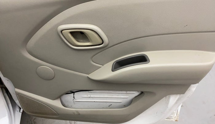 2016 Datsun Redi Go S, Petrol, Manual, 76,276 km, Driver Side Door Panels Control