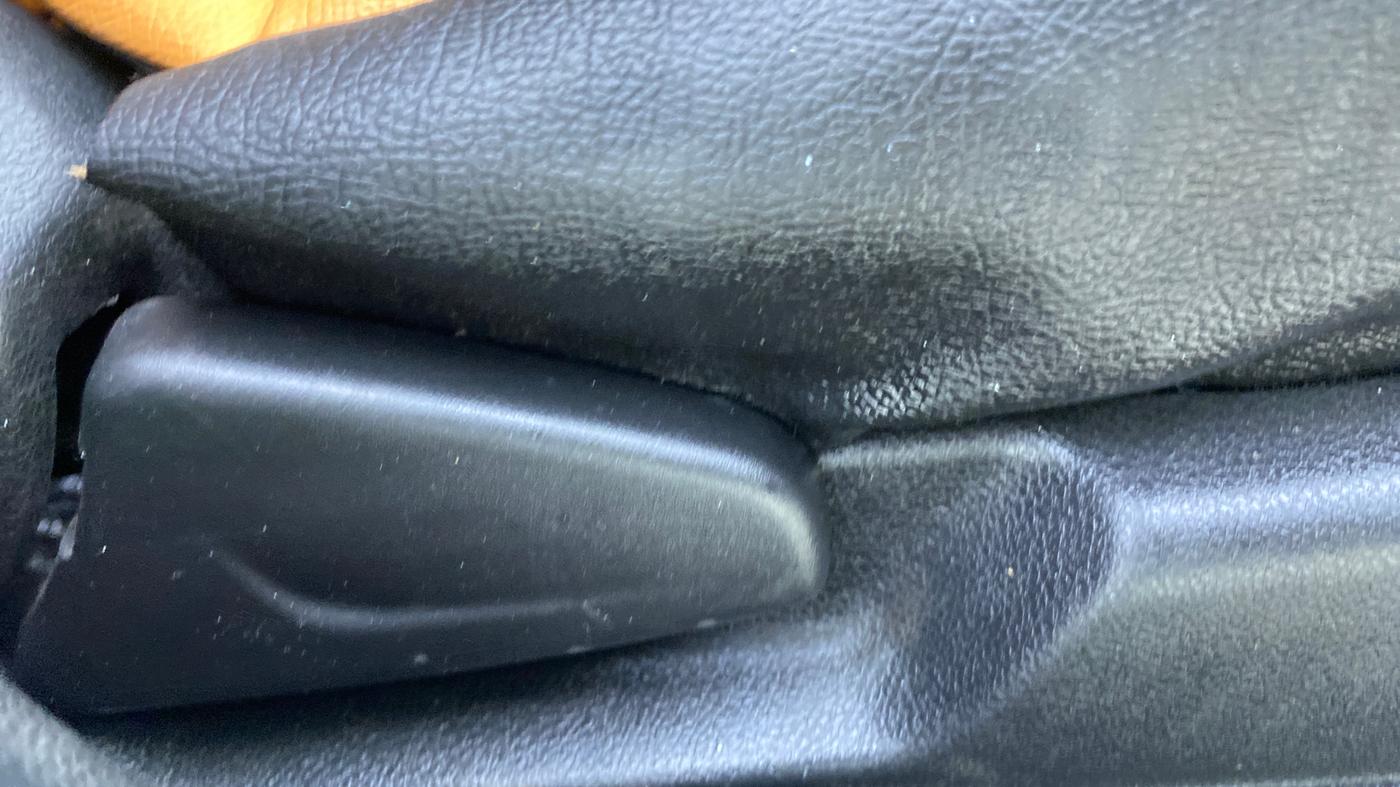 2019 Renault Kwid RXT 1.0 AMT (O), Petrol, Automatic, 35,531 km, Driver Side Adjustment Panel