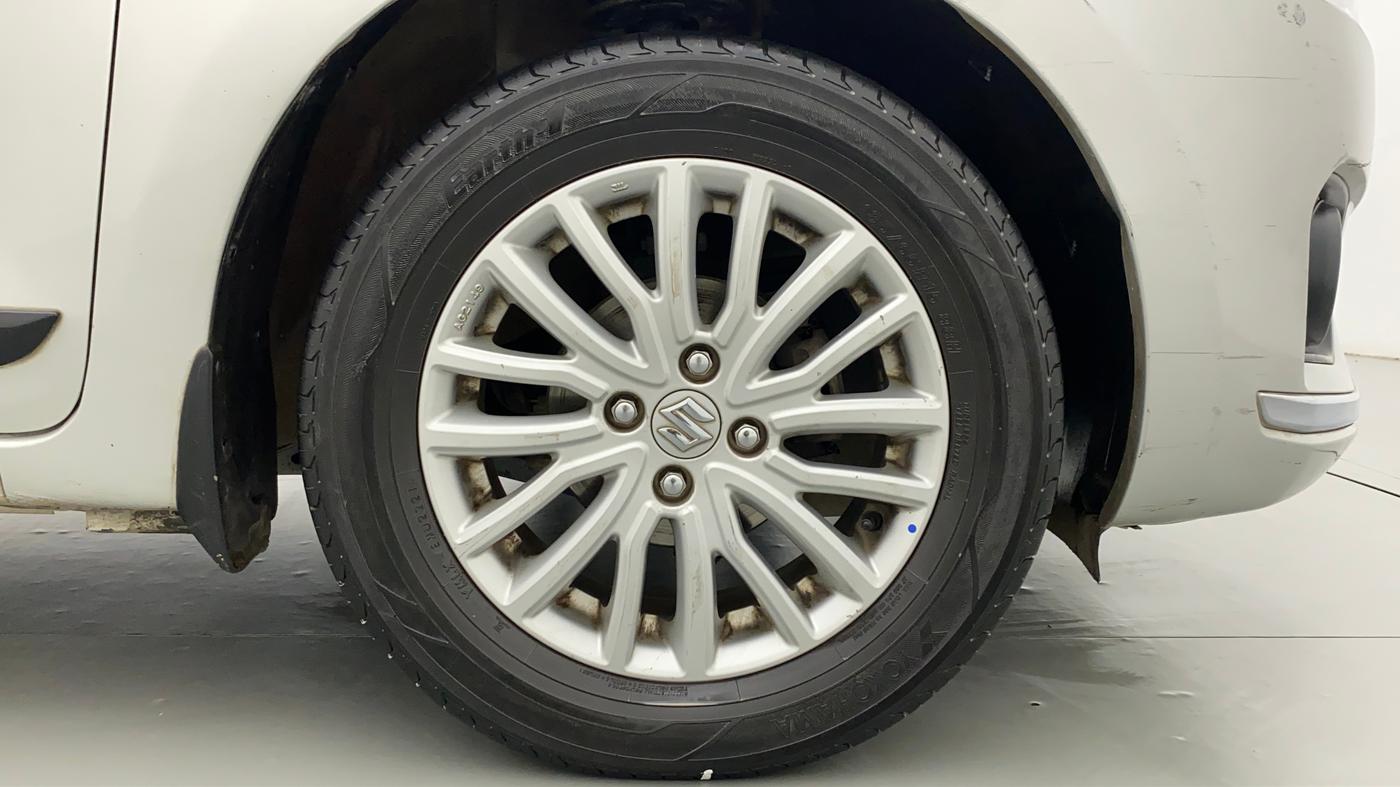 2018 Maruti Dzire ZXI AMT, CNG, Automatic, 62,127 km, Right Front Wheel